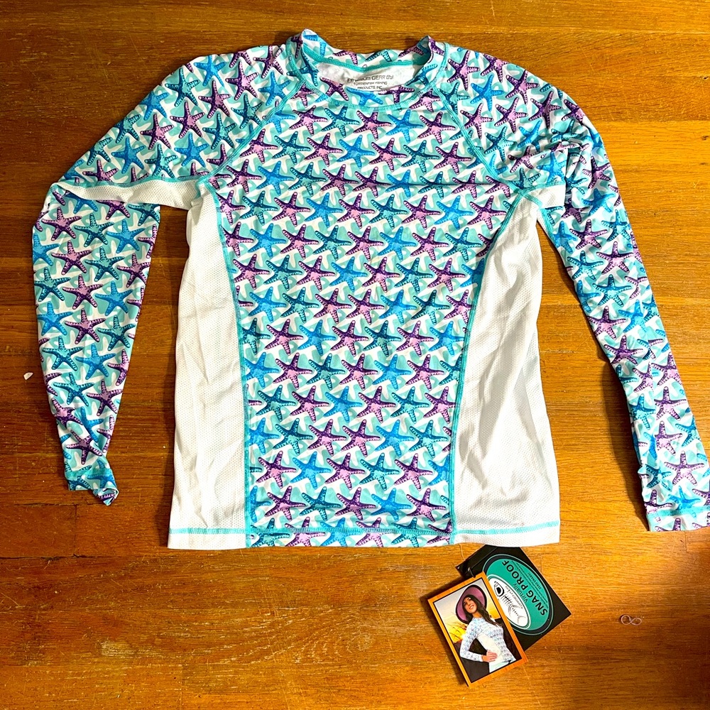 BNWT womens rash guard/ fishing shirt size Small